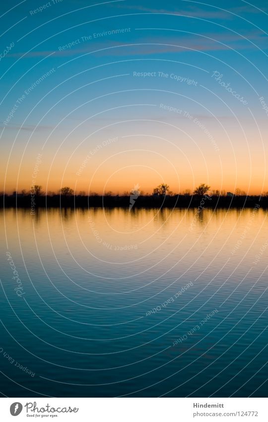 Abendrot, Schlechtwetter ... ach so ein Schwachsinn! See Stausee mehrfarbig Sonnenuntergang besinnlich Denken Baum Reflexion & Spiegelung Wolken kalt Physik