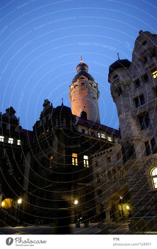 Leipzigs Neues Rathaus Himmel Stadt Stadtzentrum Altstadt bevölkert Tor Bauwerk Gebäude Architektur Mauer Wand Fassade Fenster Sehenswürdigkeit Wahrzeichen