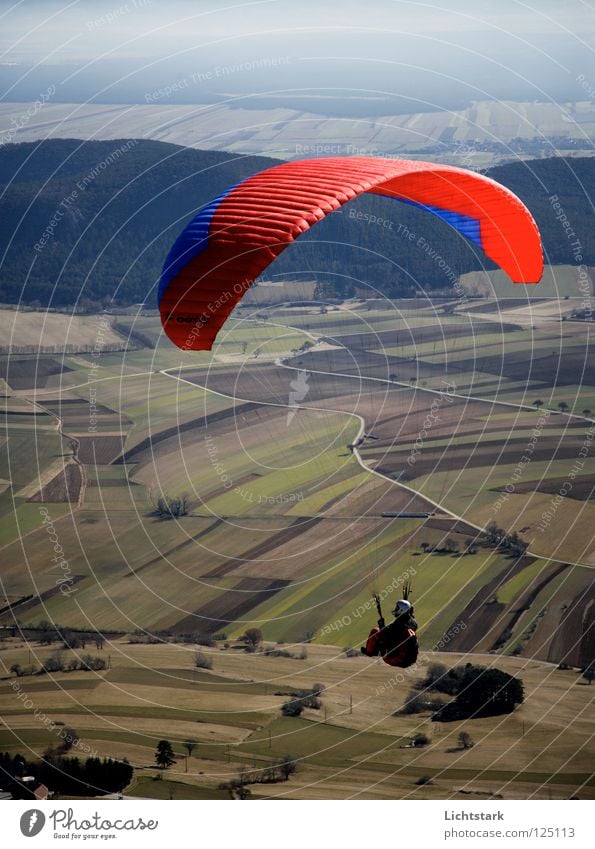 nur frei Gleitschirm Luft Freizeit & Hobby rot Wärme Gleitschirmfliegen Beginn Luftaufnahme Feld Österreich Tourismus Sport Spielen Zufriedenheit Funsport