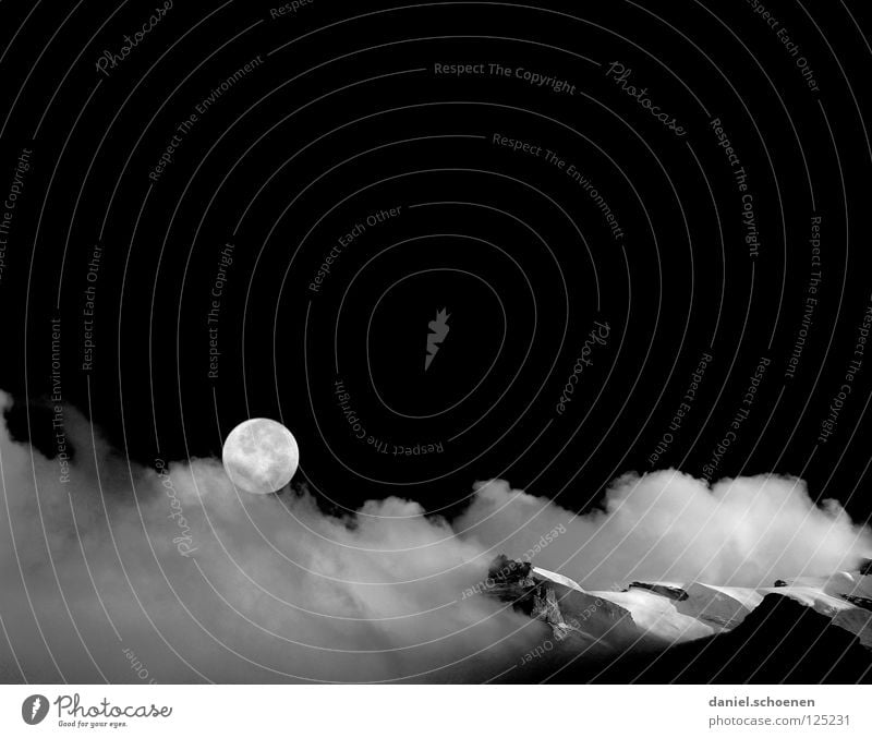 schwarzweißer Vollmond Sonnenuntergang Gipfel Gletscher Cirrus Klimawandel Schweiz Berner Oberland wandern Bergsteigen Freizeit & Hobby Ausdauer Wolken