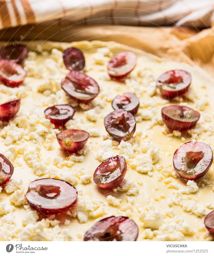 Trauben und Käse auf Flammkuchen Lebensmittel Frucht Dessert Ernährung Frühstück Mittagessen Bioprodukte Vegetarische Ernährung Diät Stil Gesunde Ernährung