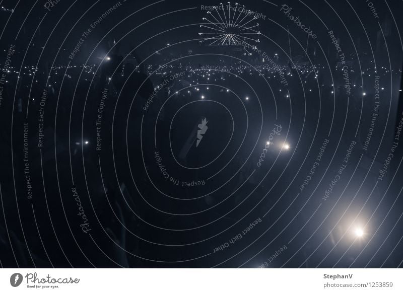 Handytorch Freude Entertainment Party Veranstaltung Musik Feste & Feiern Tanzen Musikfestival Menschenmenge Tanzveranstaltung leuchten Fröhlichkeit Zusammensein