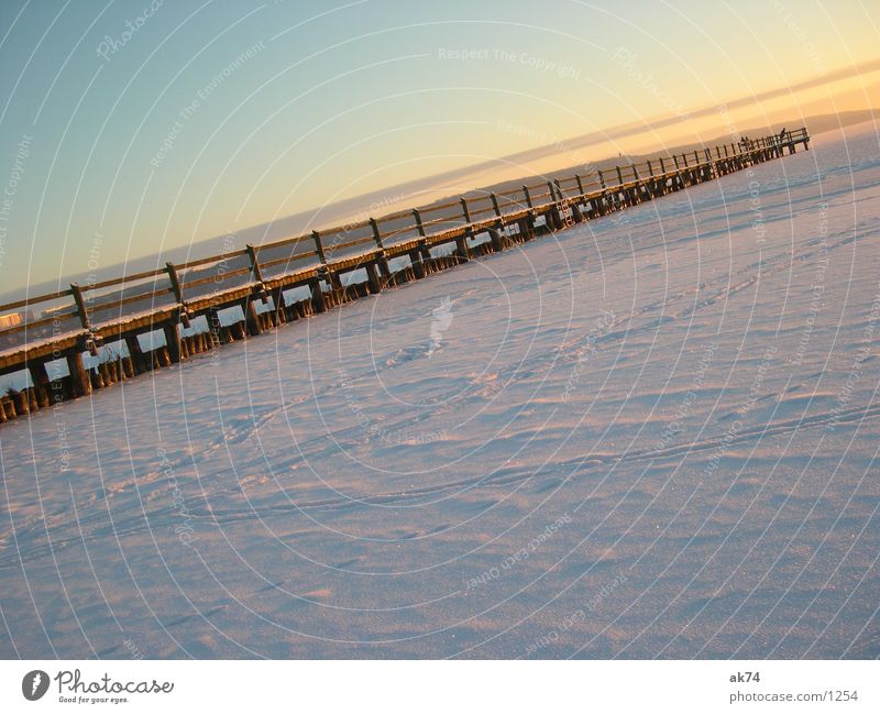 Steg im Schnee Winter Brücke