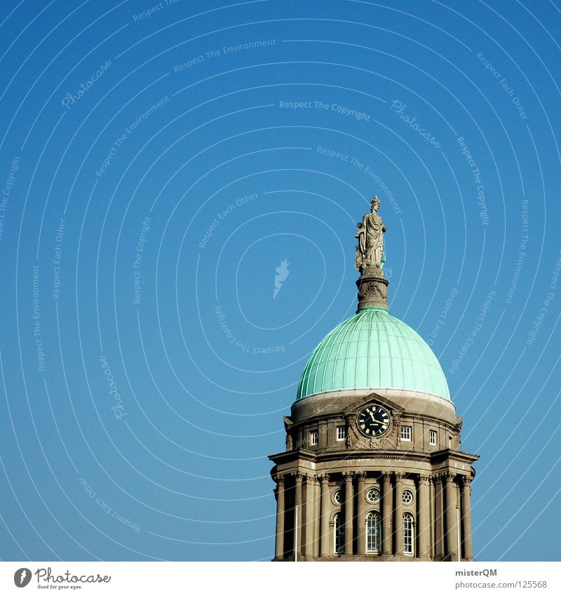 Custom House Dublin. wie Bauwerk Statue Behörden u. Ämter Regierung grün Uhr nah Dach Bronze Podest Sandstein Gebäude Religion & Glaube Kunst Top oben Ferne was