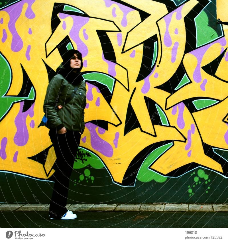 ADDICTED mehrfarbig Frau gelb grün stehen gepresst Hiphop grell Lifestyle Stil Plattencover Briefumschlag graphisch sehr wenige zart Hintergrundbild frisch