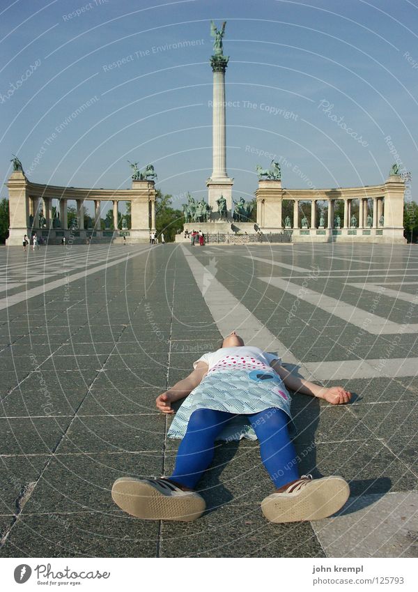 Gefallenes Mädchen Heldenplatz Budapest Leiche Völker Wahrzeichen Denkmal Verkehrswege H&#337 sök tere Kolonnaden Millenniumsdenkmal Millenniumi emlékm&#369