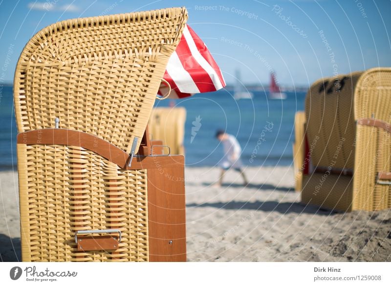 Strandtag V Lifestyle Umwelt Natur Sand Wasser Himmel Sommer Küste Bucht Ostsee Meer Wärme blau Freude Lebensfreude Gelassenheit Erholung Tourismus