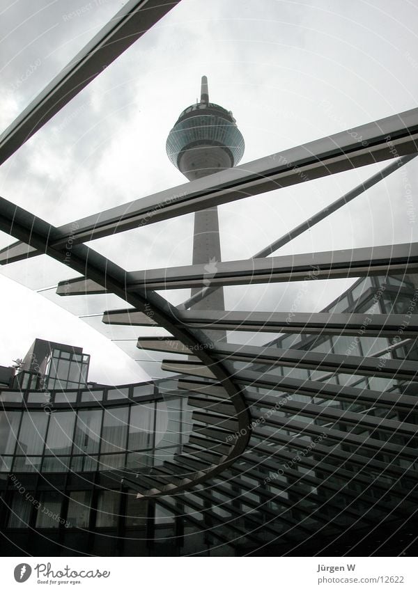 Rheinturm mit Landtag Dach Himmel Architektur Düsseldorf architecture rhinetower roof sky federal state parliament