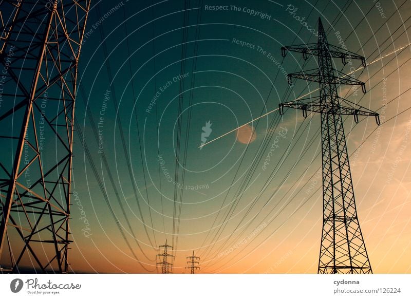 von B nach A Draht Elektrizität Ferne Synthese Dämmerung möglich Energiewirtschaft verteilen Umleitung Ladengeschäft Himmel Verbindung Netz Leitung Eisenbahn