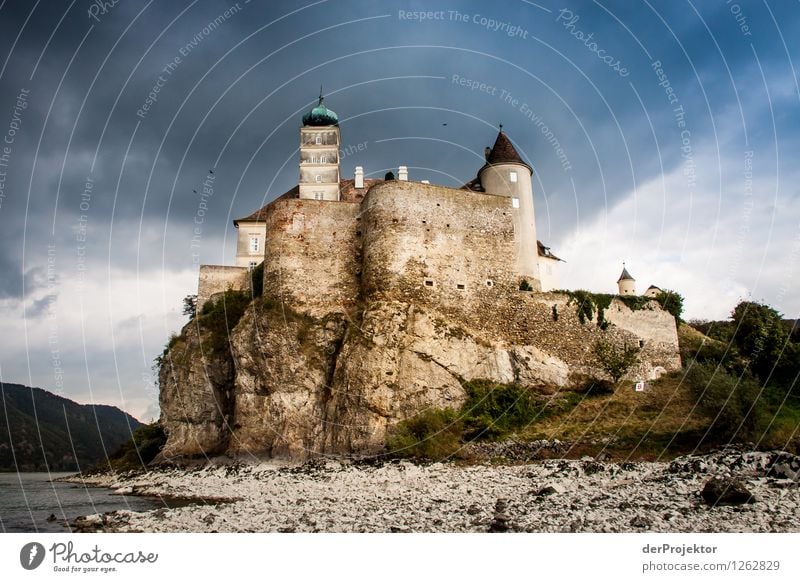 Die Burg von Graf Zahl Ferien & Urlaub & Reisen Tourismus Ausflug Abenteuer wandern Umwelt Natur Landschaft Gewitterwolken Herbst schlechtes Wetter Wellen