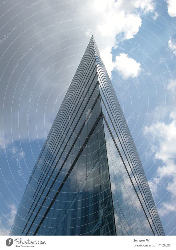 Stadttor Hochhaus Himmel Wolken Architektur modern Spitze stadtor Düsseldorf Ecke medienhafen building corner architecture sky blue clouds blau