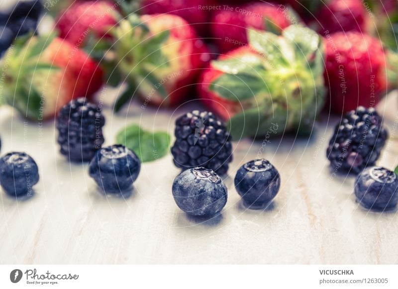 Frische Garten Beeren Lebensmittel Frucht Dessert Ernährung Bioprodukte Vegetarische Ernährung Diät Saft Stil Design Gesunde Ernährung Sommer Tisch Natur