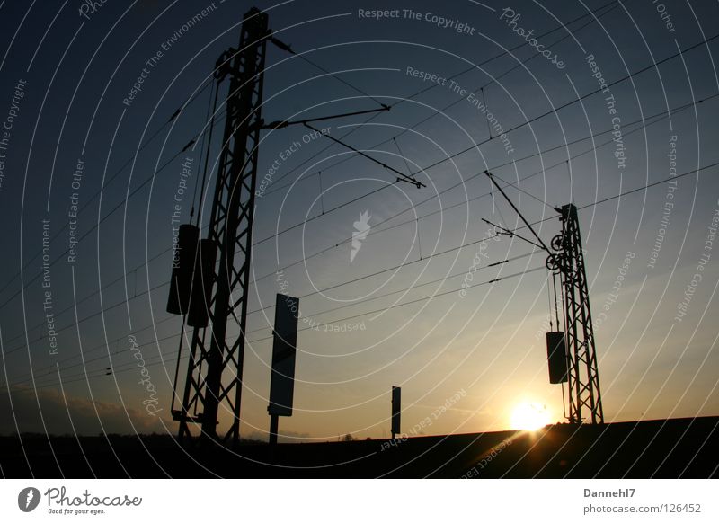 Luftstrom Sonnenuntergang Gleise Stimmung Verkehr Himmelskörper & Weltall Eisenbahn Elektrizität Abend blau DB