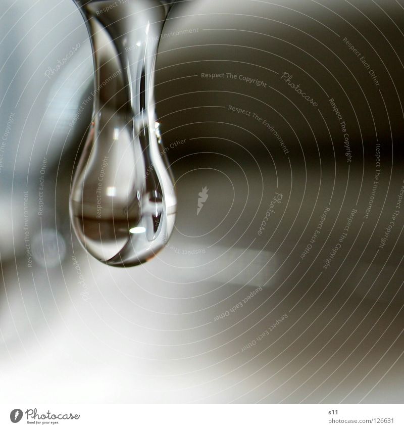 WaterDrop III Bad Wasser Wassertropfen Tropfen Reinigen nass Durst rein Wasserhahn Wasserstrahl Wassersieb Wasserrohr Wasserbecken tropfend Lebensnotwendig