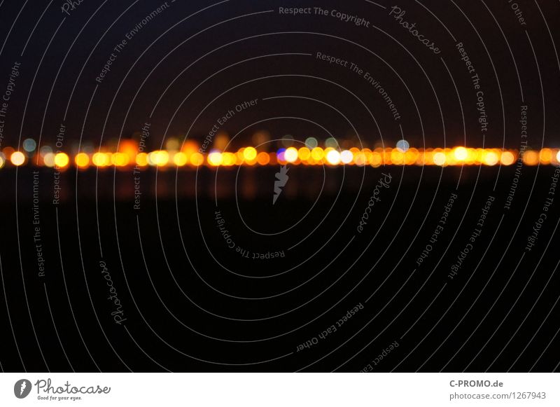 night lights line II Nachtleben Stadt Skyline gelb schwarz Rostock Beleuchtung Lichtpunkt Lichtermeer Lichterkette Lichtspiel Disco Nachtaufnahme abstrakt