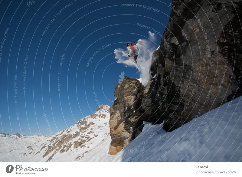 Will goes over the Rock Gipfel Hintergrundbild springen Felsvorsprung weiß Schweiz Silvaplana Skitour Spuren Tiefschnee Sportveranstaltung Winter Wintersport