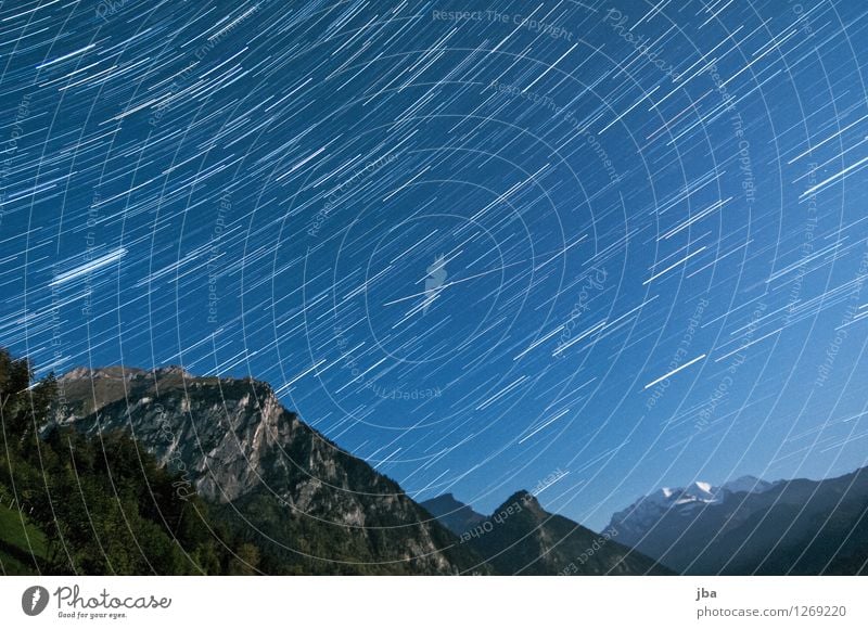 Kiental bei Nacht harmonisch ruhig Sommer Berge u. Gebirge Natur Landschaft Himmel Nachthimmel Stern Herbst Schönes Wetter Felsen Alpen Blüemlisalp Gipfel