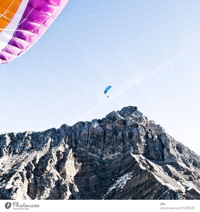 Am Glacier 3000 Lifestyle Wohlgefühl Zufriedenheit Erholung ruhig Freizeit & Hobby Ausflug Freiheit Sommer Berge u. Gebirge Sport Gleitschirm Gleitschirmfliegen