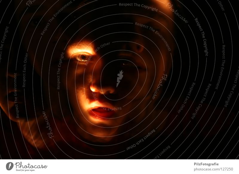 Paranoide Schizophrenie IV Krankheit Geister u. Gespenster Langzeitbelichtung Sinnestäuschung Todesangst dunkel schwarz rot böse gruselig verrückt krankhaft 2 4