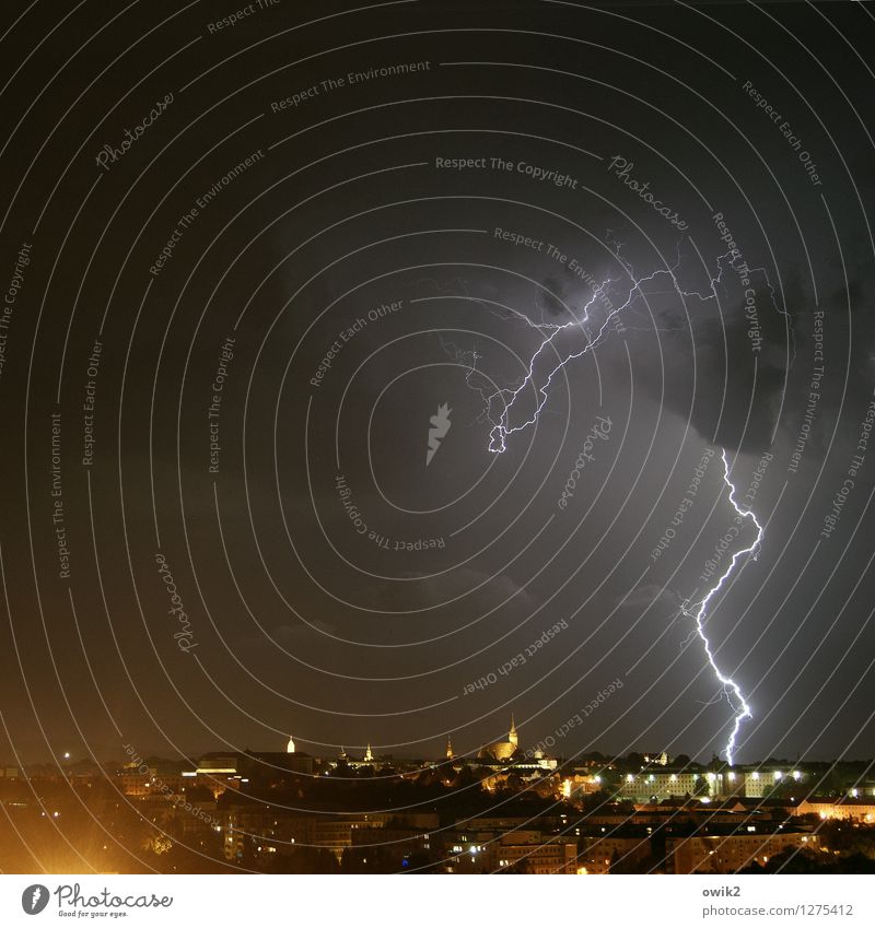 Ballroom Blitz Umwelt Natur Urelemente Luft Klima Wetter Unwetter Gewitter Bautzen Deutschland Lausitz bevölkert Haus Gebäude Stadtsilhouette leuchten