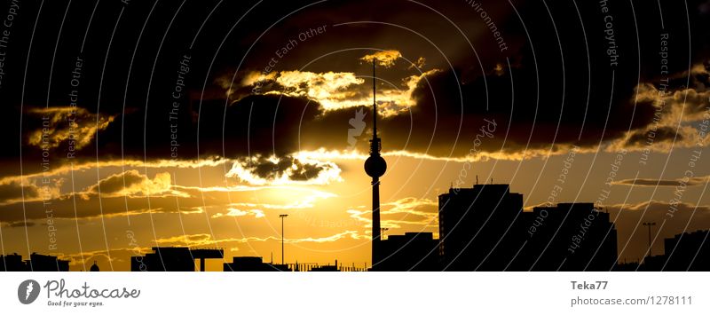 Berlin Abends I Ferien & Urlaub & Reisen Sommer Fernsehen Stadt Hauptstadt Stadtzentrum Skyline Platz Tower (Luftfahrt) ästhetisch Stress Außenaufnahme