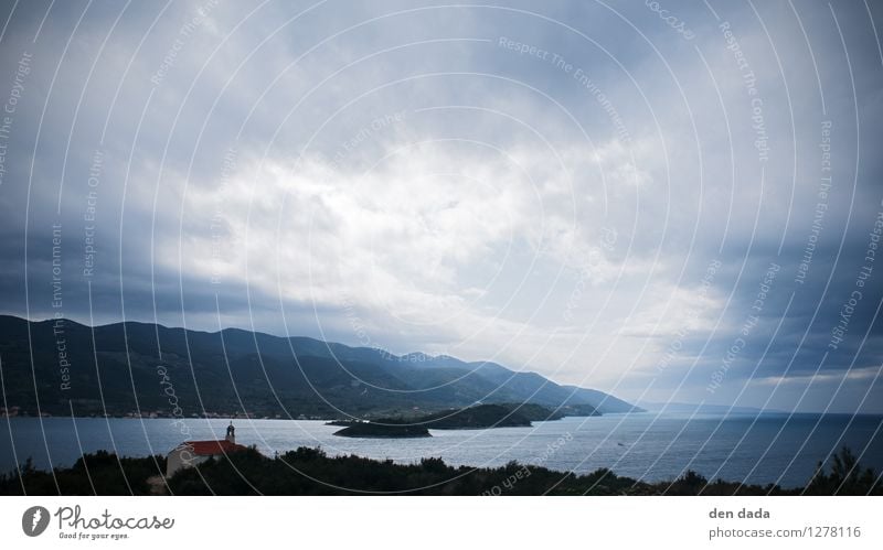 Regenfront über der Adria Natur Landschaft Urelemente Wasser Himmel Wolken schlechtes Wetter Wind Küste Seeufer Meer Insel Korcula entdecken Coolness gruselig