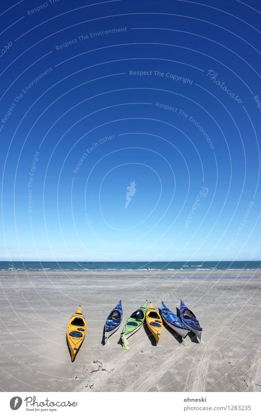 Fahrt ins Blaue Ferien & Urlaub & Reisen Tourismus Abenteuer Ferne Freiheit Wassersport Kajak Kanu Schönes Wetter Küste Strand Meer frisch sportlich blau