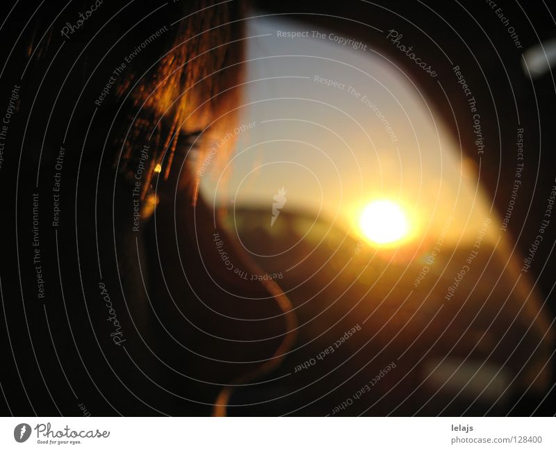 Eyes on the road Sonnenuntergang Ferien & Urlaub & Reisen Konzentration Makroaufnahme Nahaufnahme schön Sun Richtung eye eyes car freeway evening destination