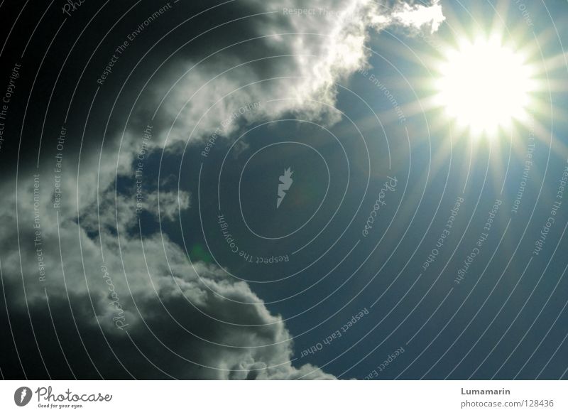 Kraft Licht Physik Wolken dunkel Sturm stark Macht elementar kämpfen anstrengen Gegenteil Kollision Optimismus Hoffnung Himmel Erfolg Sonne hell Beleuchtung