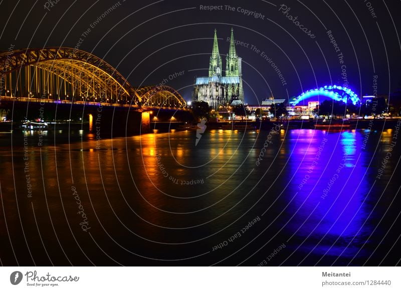 Skyline Cologne Köln Deutschland Europa Stadt Stadtzentrum Dom Brücke Sehenswürdigkeit Wahrzeichen Kölner Dom leuchten mehrfarbig Farbfoto Außenaufnahme