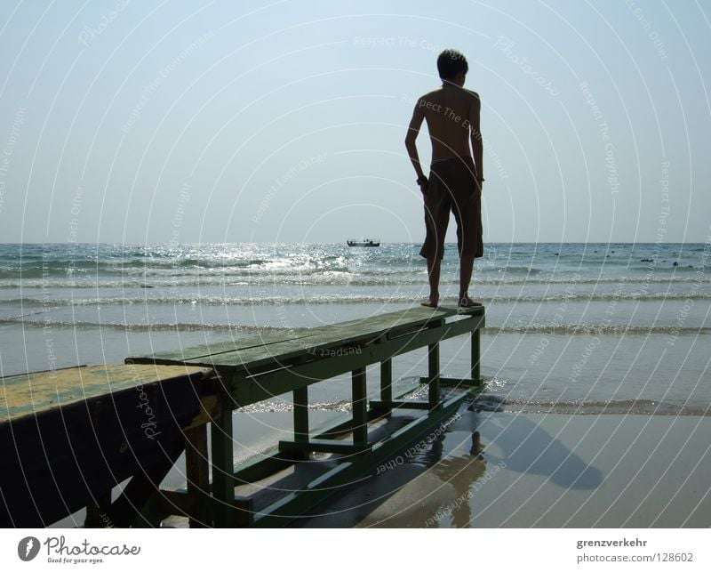 Landungssteg Reflexion & Spiegelung Erholung Schwimmen & Baden Ferien & Urlaub & Reisen Sommer Strand Insel Wellen Mann Erwachsene Sand Wasser Wärme Küste