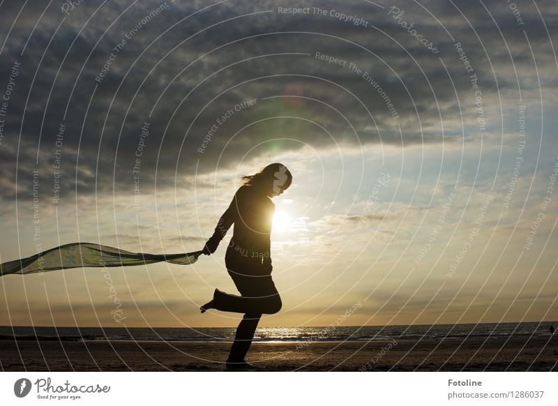 Lichtblick! Mensch feminin Mädchen Junge Frau Jugendliche Kindheit Körper 1 Umwelt Natur Landschaft Himmel Wolken Sonne Sonnenlicht Küste Strand Nordsee Meer