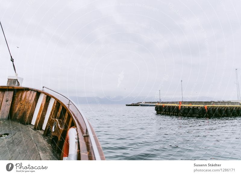 Húsavík Angeln Ferien & Urlaub & Reisen Tourismus Ausflug Wolken Schwimmen & Baden Island husavik Hafen Schifffahrt Jacht Berge u. Gebirge Wellen Wellengang