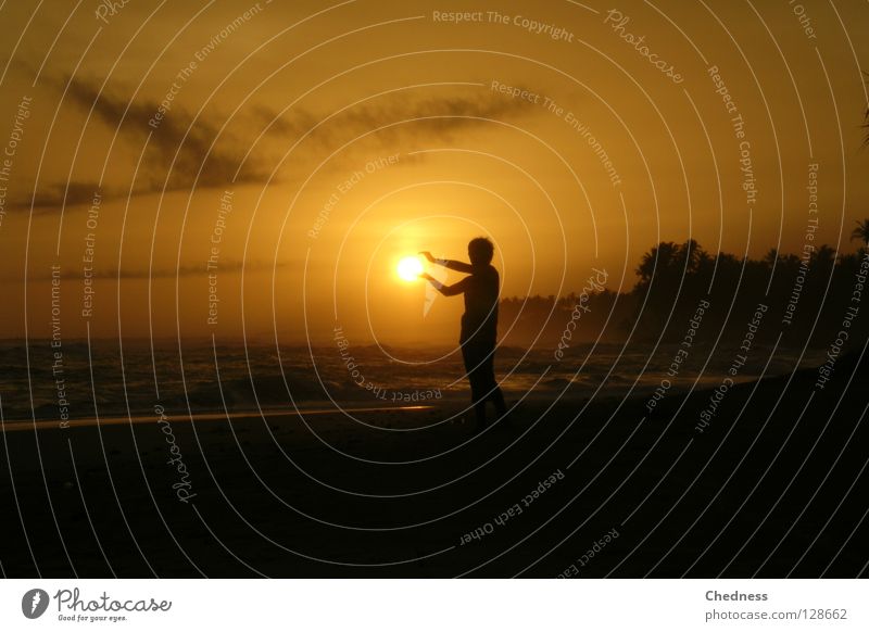 Unberechenbares Mistding Licht Wolken Strand Meer Urwald Wellen Horizont fangen weiß dunkel Dämmerung brennen Ferien & Urlaub & Reisen Stimmung Asien Küste