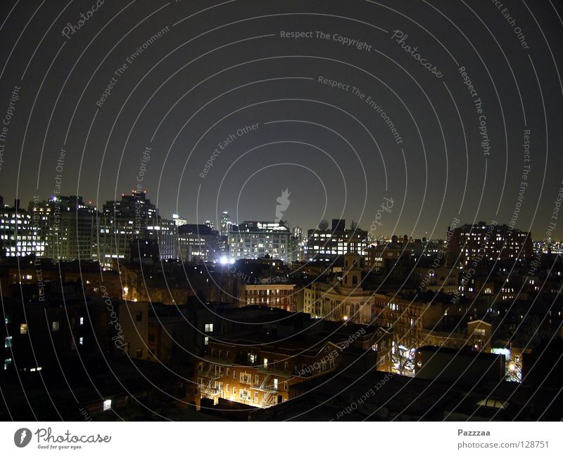 Nachtlichter Außenaufnahme Textfreiraum oben Abend Panorama (Aussicht) ruhig Haus Nachthimmel Stadt Stadtzentrum Skyline Hochhaus Gebäude Architektur Dach grau