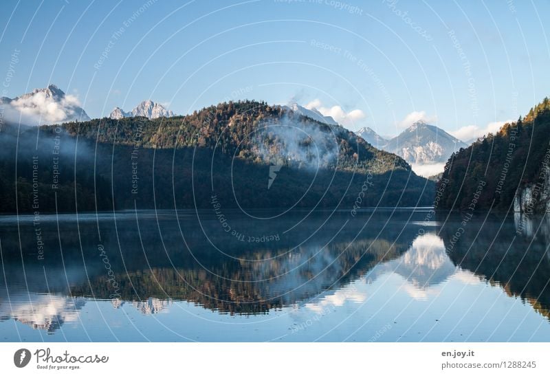 Irritation Ferien & Urlaub & Reisen Ausflug Sommerurlaub Berge u. Gebirge Natur Landschaft Himmel Wolkenloser Himmel Herbst Schönes Wetter Nebel Wald Hügel