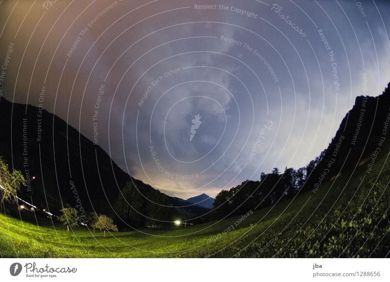 Gewitter über Feutersoey Natur Landschaft Urelemente Himmel Wolken Gewitterwolken Nachthimmel Sommer schlechtes Wetter Unwetter Wind Sturm Blitze Alpen