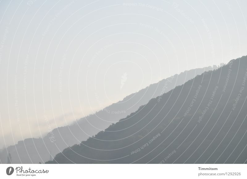 HD mal den Rücken kehren. Umwelt Natur Himmel Wetter Hügel ästhetisch einfach natürlich blau grau Gefühle Gelassenheit Dunst Niveau ruhig schön Außenaufnahme