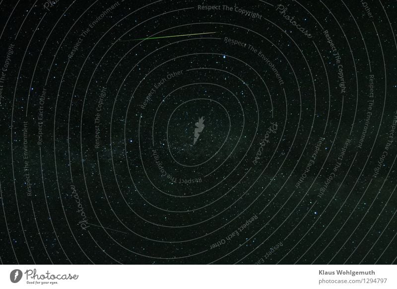 Du musst daran glauben Feuer Nachthimmel Stern Sommer Schönes Wetter fliegen leuchten Geschwindigkeit blau gelb grün rot schwarz weiß Astronomie Meteor