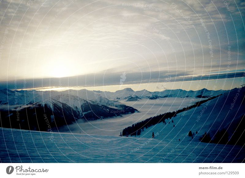 wolkental Wolken Winter Licht Grindelwald Schweiz über den Wolken Berge u. Gebirge Tal Skipiste Morgen Abend Beleuchtung Blick