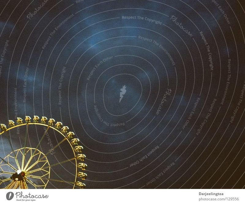 Rummel Riesenrad Jahrmarkt Wolken dunkel Freude Freizeit & Hobby Oktoberfest Abend Beleuchtung Licht