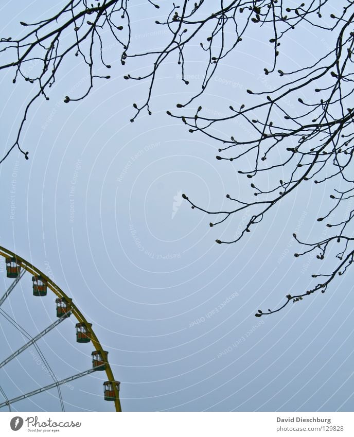 Auf dem Weg zum Rad II Riesenrad Jahrmarkt Schausteller Frankfurt am Main groß Macht Tradition Attraktion Romantik Wagen drehen Müll Gefühle