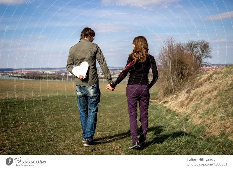 Lebensweg Lifestyle Ausflug Abenteuer Ferne Freiheit Mensch maskulin feminin Junge Frau Jugendliche Junger Mann 2 Natur Landschaft Hügel gehen Gefühle Stimmung