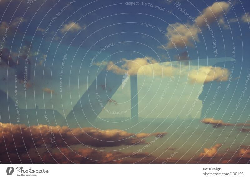 PARALLELWELTEN I Wolken grau weiß trist schlechtes Wetter Reflexion & Spiegelung Fenster Autofahren Autofenster Rückspiegel Raum Silhouette dunkel trüb 2
