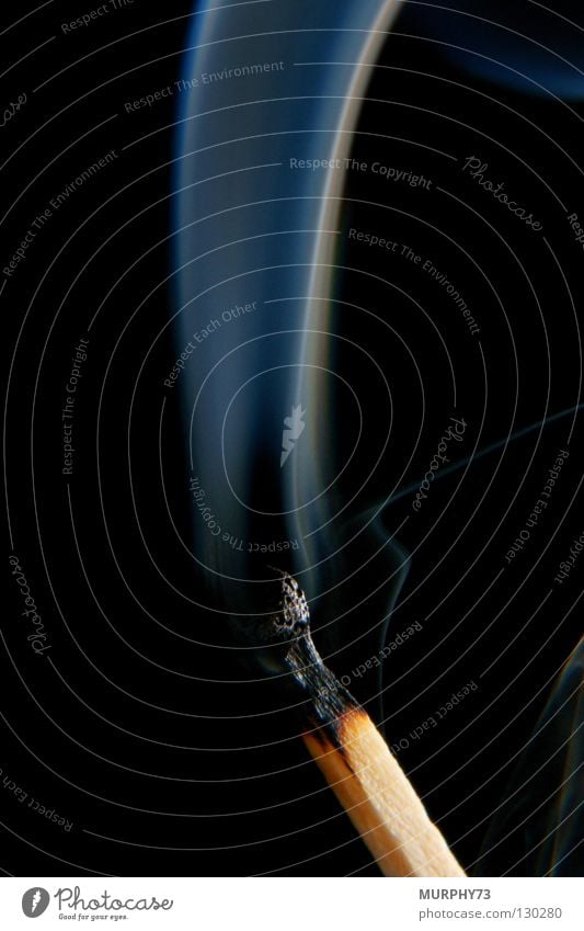 Ende Feuer oder es wird kalt........ II Streichholz Physik Holz anzünden erloschen heiß verraucht schwarz grau Brand Vergänglichkeit Makroaufnahme Nahaufnahme