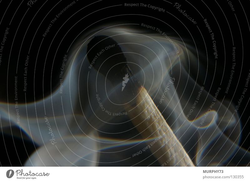 Ende Feuer oder es wird kalt..... IV Streichholz Physik Holz anzünden erloschen heiß verraucht schwarz grau Brand Vergänglichkeit Makroaufnahme Nahaufnahme