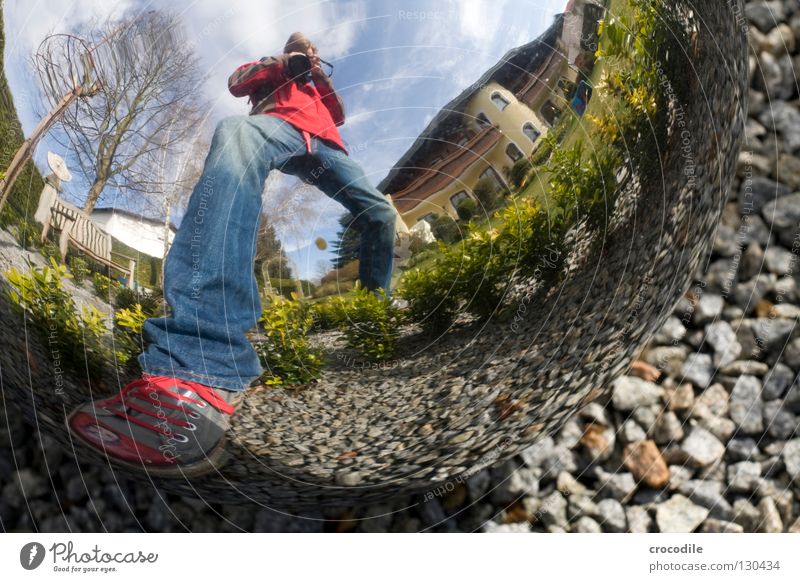 long foot Chucks Schuhe Jacke Mann Fotograf Reflexion & Spiegelung Kies Haus Baum Heimat Koloss Fischauge Wolken Dekoration & Verzierung Makroaufnahme