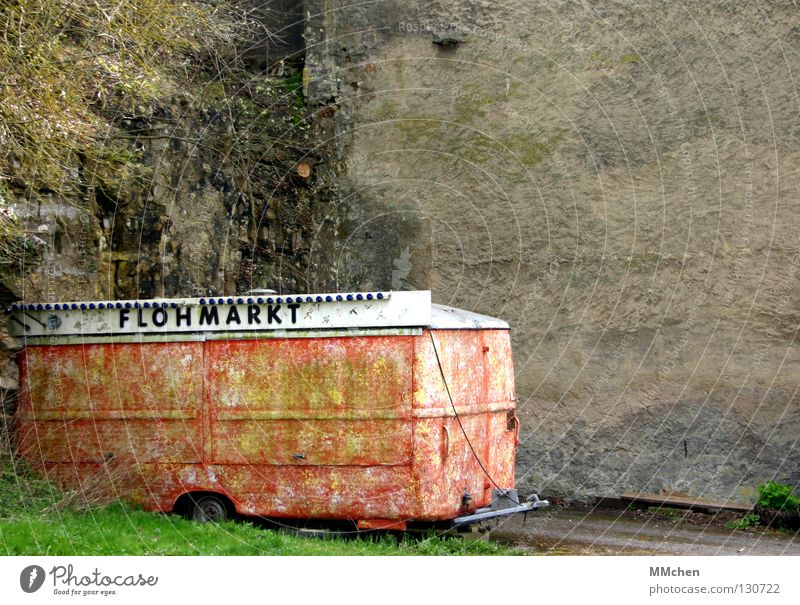 Heute geschlossen Flohmarkt Parkplatz Abstellplatz Hinterhof Wiese Kiosk Mobilität Trödel Ausstellung Kunst Kunsthandwerk Markt Gefolgsleute Bauernhof