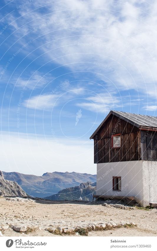 Alpenausguck Umwelt Natur Himmel Wolken Sonne Schönes Wetter Berge u. Gebirge Dolomiten Sextener Dolomiten Drei Zinnen Dorf Menschenleer Haus Hütte Gebäude alt