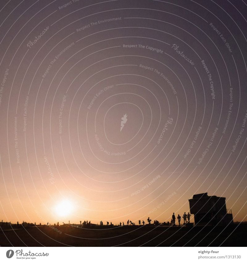 Skater der Dämmerung Lifestyle Freizeit & Hobby Sport Sportstätten Mensch Junge Frau Jugendliche Junger Mann Menschengruppe Wolkenloser Himmel Sonnenaufgang